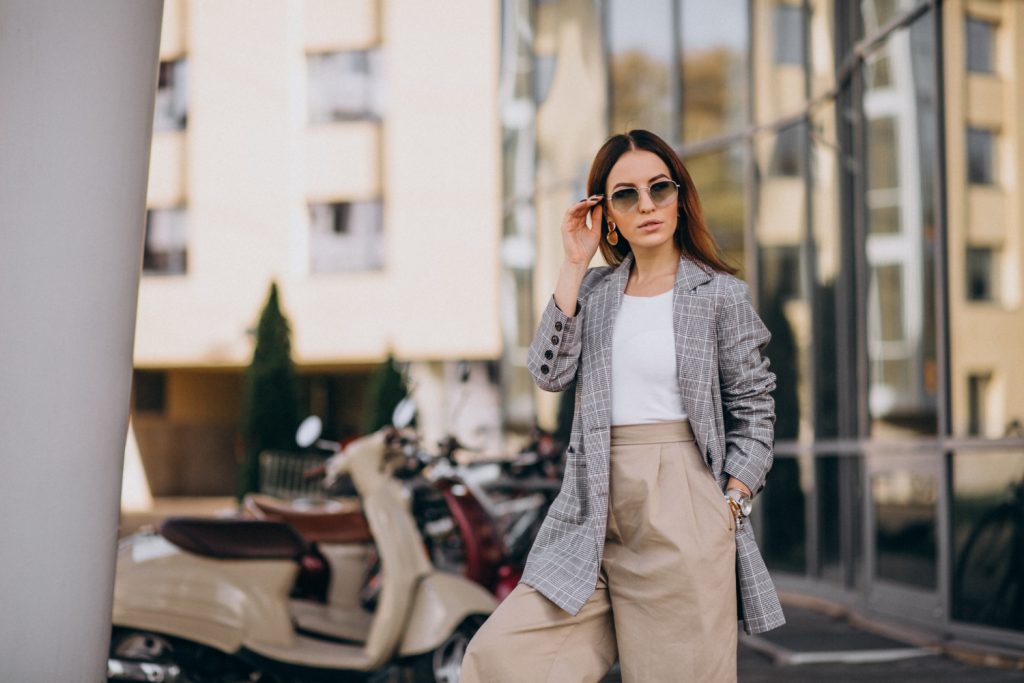 Iată ce pantaloni damă sunt în tendințe toamna aceasta Iată ce pantaloni damă sunt în tendințe toamna aceasta