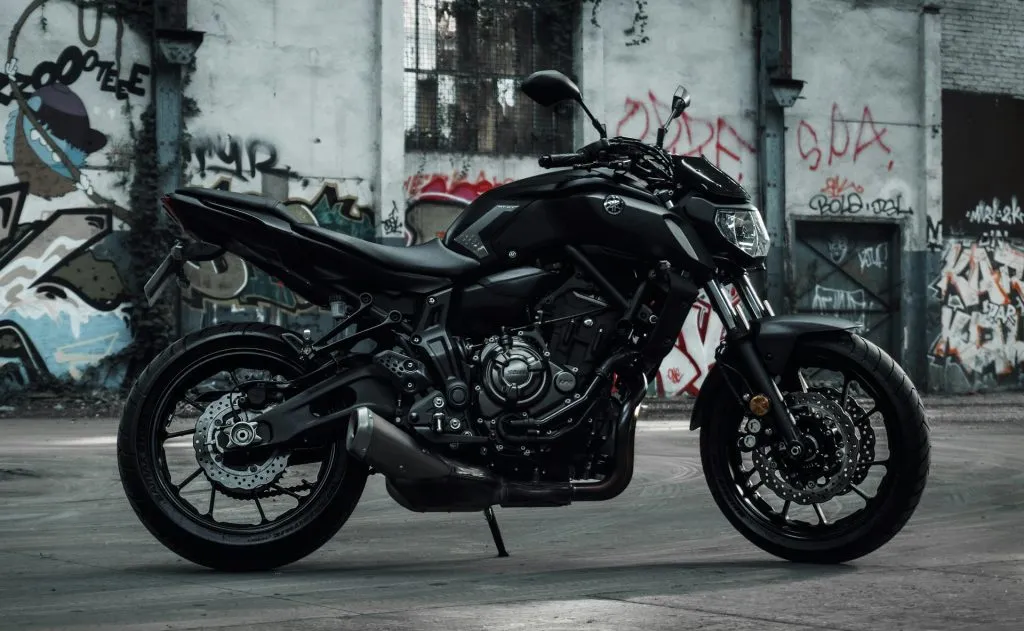 Evoluția performanței și stilului: Yamaha FZ6 și Yamaha MT-07 în lumea motocicletelor