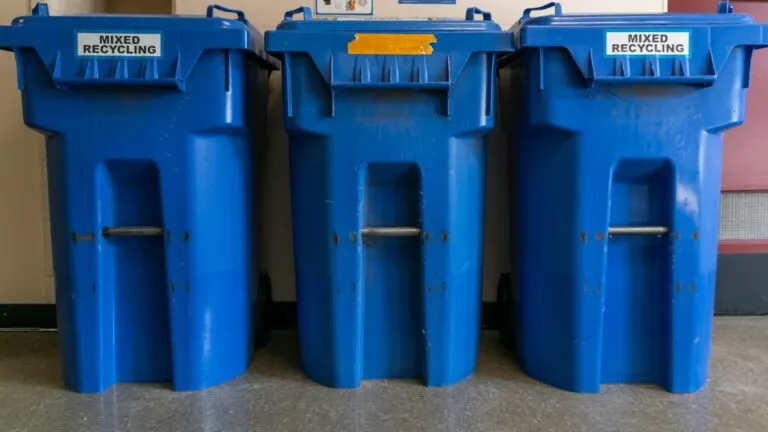 Photo local recycling guide