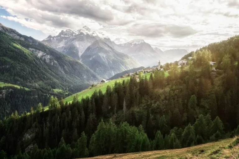 Photo sustainable tourism local region guide